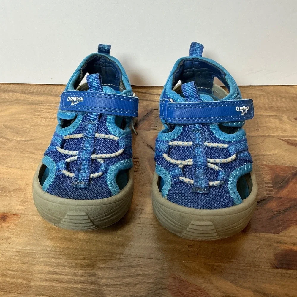OshKosh B'gosh Water Sandals Toddler Size 6 Blue Closed Toe Washable Bump Toe